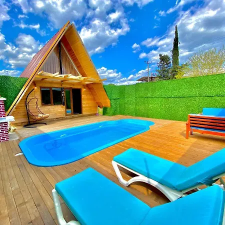 Refreshing Bungalow With Private Pool, Garden And Bbq In * 페티예