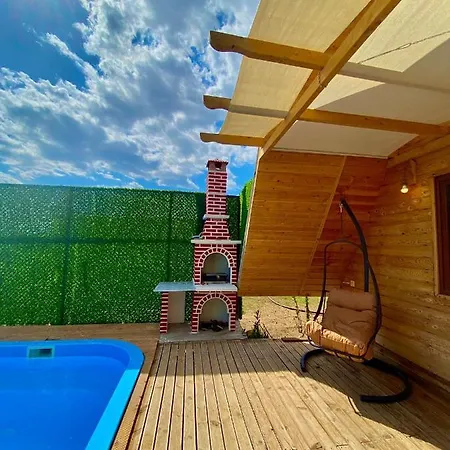Refreshing Bungalow With Private Pool, Garden And Bbq In 펜션